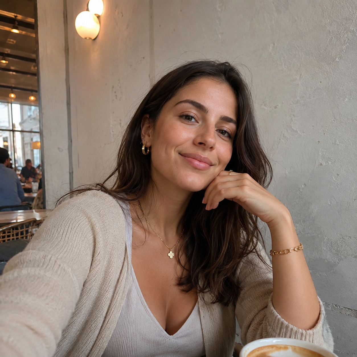 <strong>Chloe Bennett</strong>